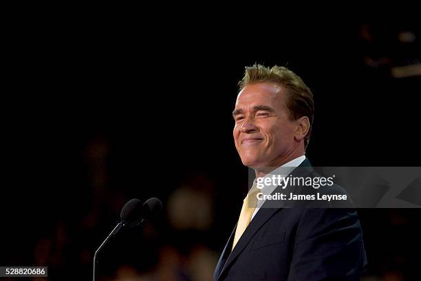 Governors Arnold Schwarzenegger Photos and Premium High Res Pictures