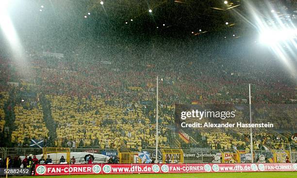 Qualifikation 2003, Dortmund; Deutschland - Schottland ; Fantribuene Deutschland