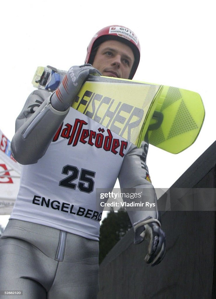 WINTERSPORT/SKISPRINGEN: WC 02/03