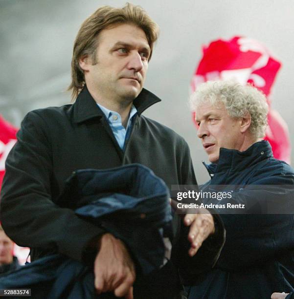 Bundesliga 03/04, Stuttgart; VfB Stuttgart - Hamburger SV 0:0; Sportchef Dietmar BEIERSDORFER, Trainer Klaus TOPPMOELLER/HSV