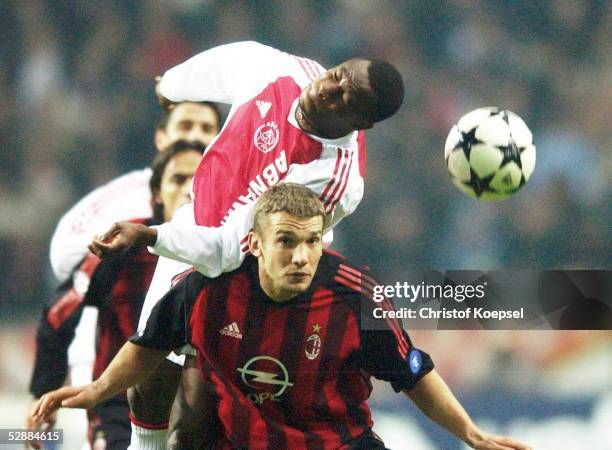 Champions League 02/03 Viertelfinale, Amsterdam; Ajax Amsterdam - AC Mailand; Abubakari YAKUBU/Ajax, Andriy SHEVCHENKO/Mailand