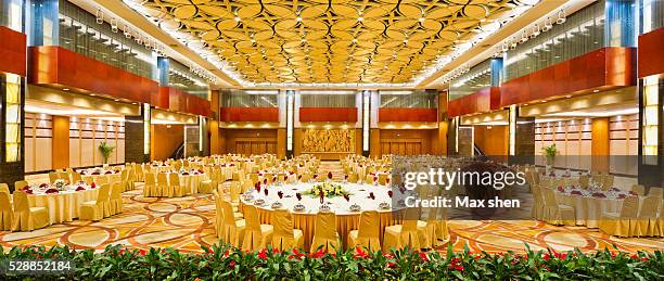 chinese banquet hall interior - banquet hall stockfoto's en -beelden