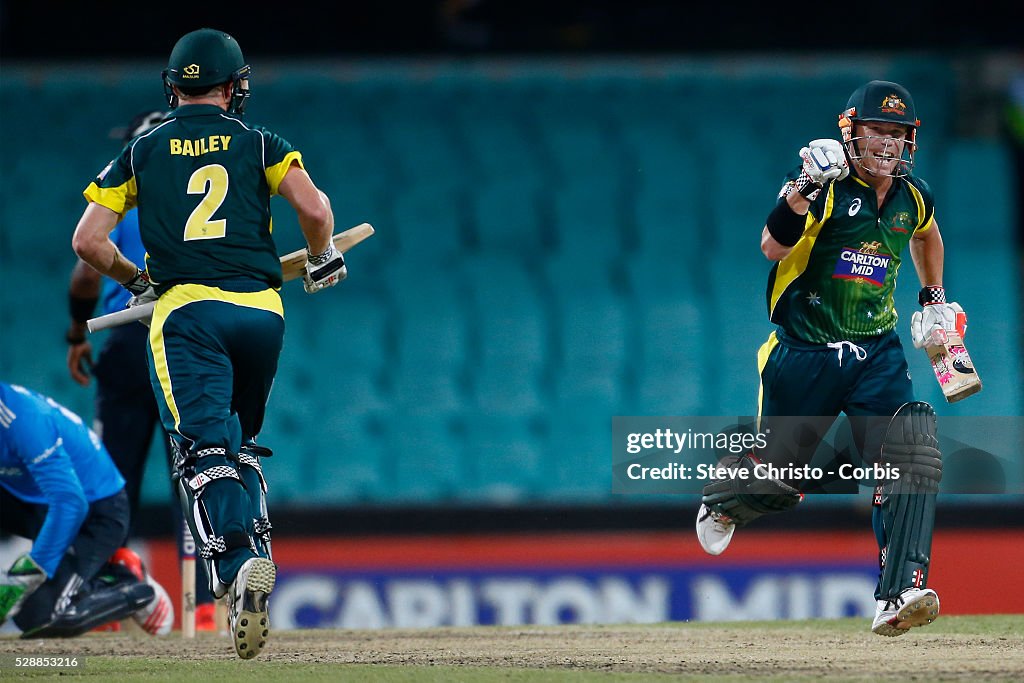 Cricket - Australia vs. England - Carlton Mid ODI Tri Series