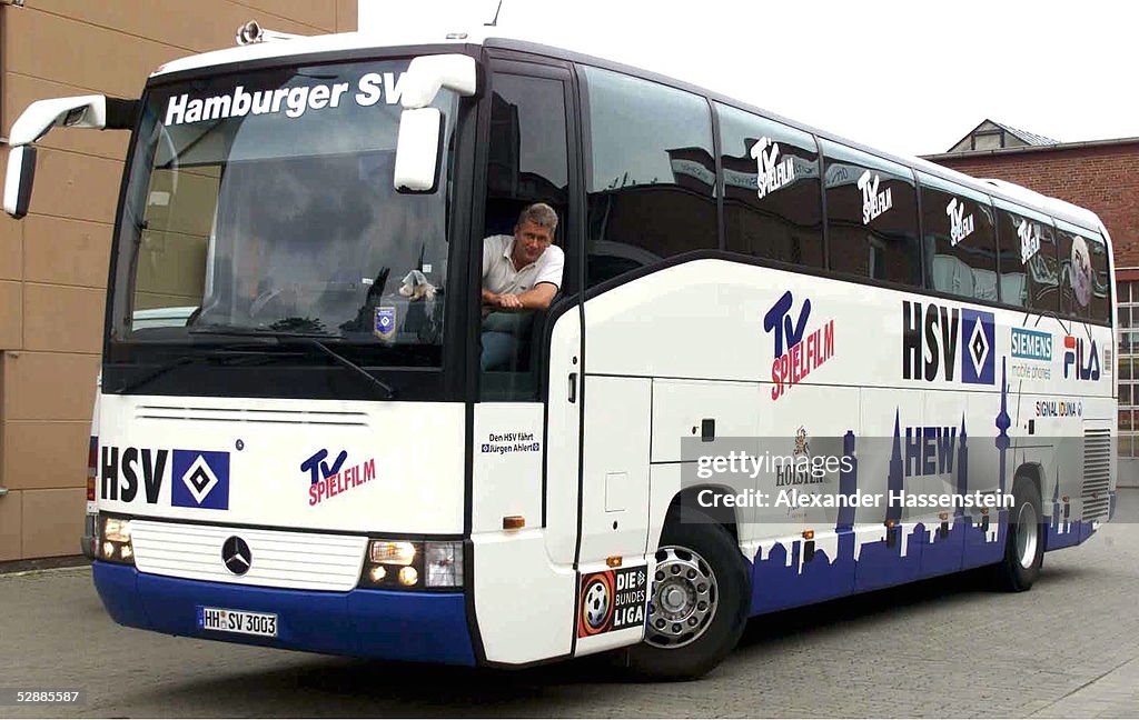 HAMBURGER SV MANNSCHAFTSBUS