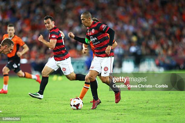 Wanderers Shinji Ono in action against Brisbane Roar at Suncorp Stadium. Brisbane, Australia. Sunday 4th May 2014.