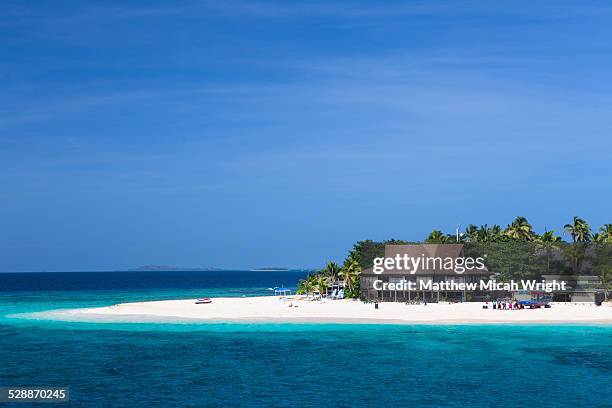 beachcomber island, fiji. - beachcomber island stock pictures, royalty-free photos & images