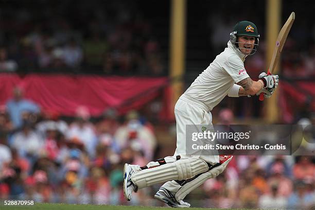 Australia v India 2nd test at the Sydney Cricket Ground. Australian captain Michael Clarke celebrates his 300 runs in a innings. Sydney, Australia....