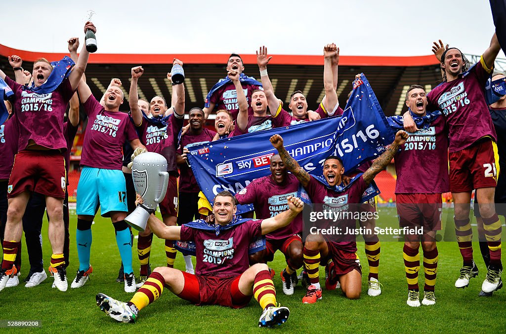 Charlton Athletic v Burnley - Sky Bet Championship