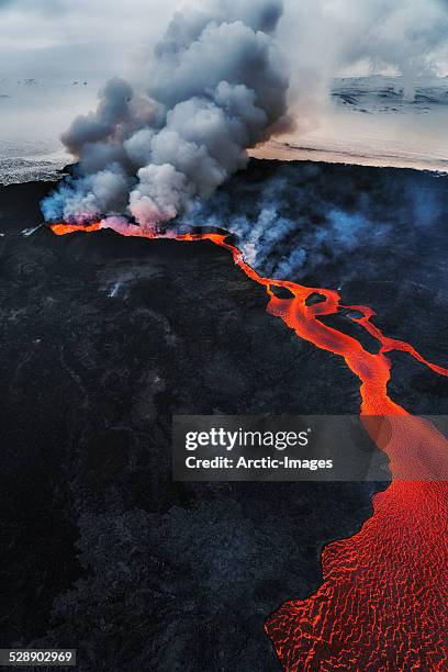eruption, holuhraun, bardarbunga volcano, iceland - vulkan stock-fotos und bilder