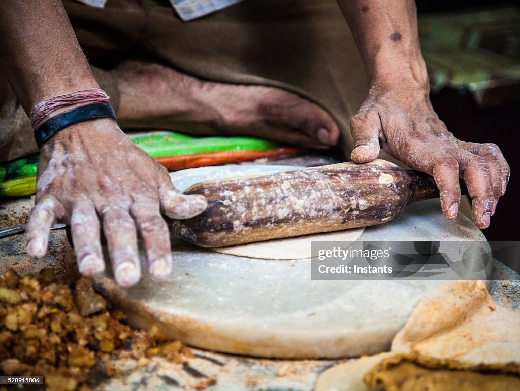 Making parathas