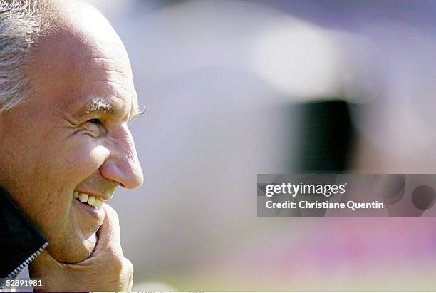 Benefizspiel 2003, Hamburg; FC St. Pauli - FC Bayern Muenchen 0:1; Trainer Franz GERBER/St. Pauli