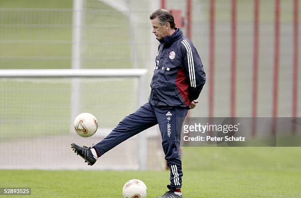 Bundesliga 02/03, Muenchen; FC Bayern Muenchen/Training; Trainer Ottmar HITZFELD