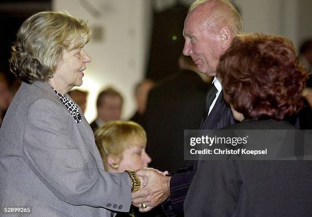 Trauerfeier fuer Helmut RAHN, Essen; Ehefrau Gerti RAHN und Horst ECKEL