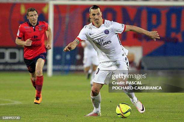 Paris Saint-Germain's Swedish forward Zlatan Ibrahimovic controls the ball during the L1 football match Gazelec Ajaccio against Paris Saint Germain...