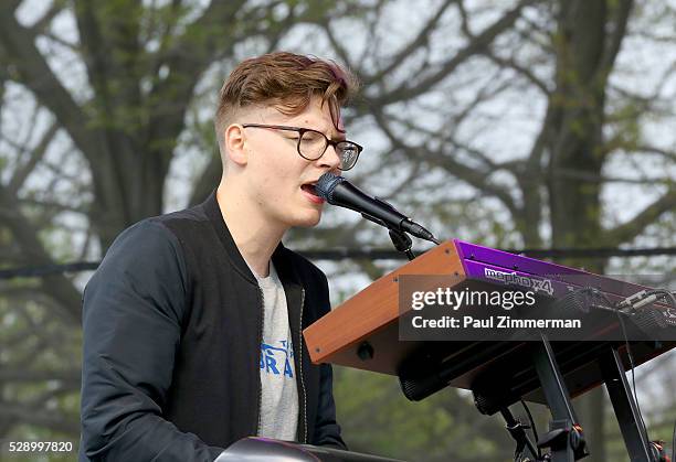 Garrett Singer 244 Park The Next Generation Emerging Artists Stock Photos, High-Res ...