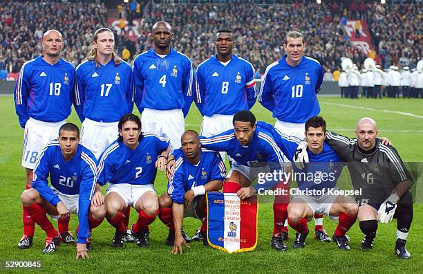 Paris; FRANKREICH 0 ; MANNSCHAFTSFOTO TEAMFOTO FRANKREICH/FRA; obere Reihe v.lks.: Frank LEBOEUF, Emmanuel PETIT, Patrick Vieira, Marcel DESAILLY,...