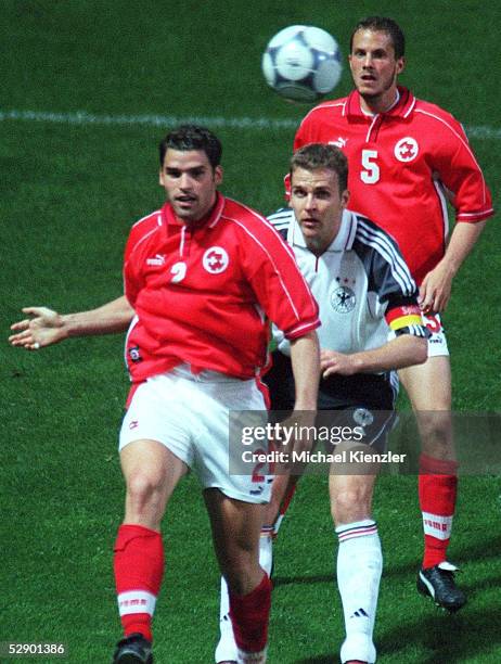 Kaiserslautern; DEUTSCHLAND 1; v.l.n.r.: Bernt HAAS/SUI, Oliver BIERHOFF/GER, Patrick MULLER/SUI