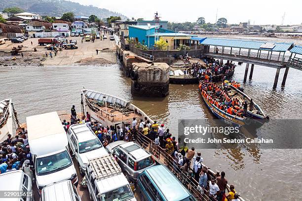 ferry to freetown - フリータウン市 ストックフォトと画像