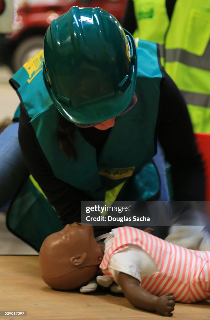 Health Rescuer Medical Rescue High-Res Stock Photo - Getty Images