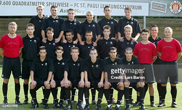 Junioren Bundesliga 03/04, Hamburg; Team FC St. Pauli; hintere Reihe v.l.n.r.: Matthias FUHR, Soner IBIS, Hakan SARICOBAN, Murat SEN, Tama DOENMETZ,...