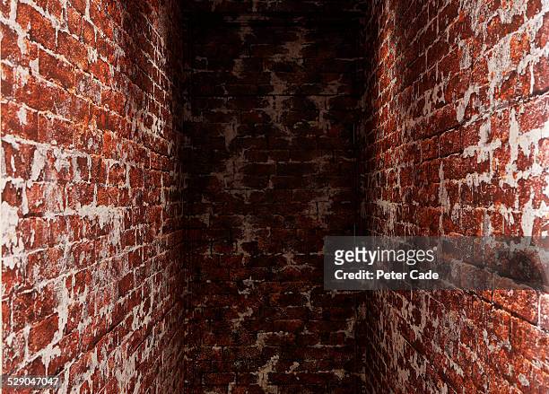 red brick dead end wall - dead end stock-fotos und bilder