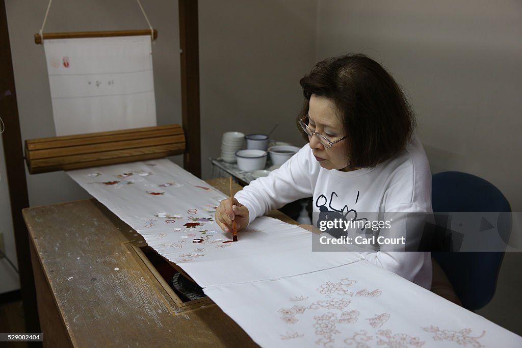 Kimono Artisans Work On Kyo-Yuzen In Kyoto