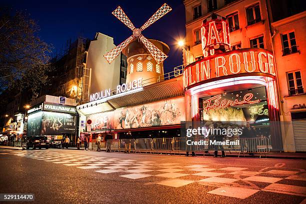 moulin rouge - moulin rouge stock pictures, royalty-free photos & images
