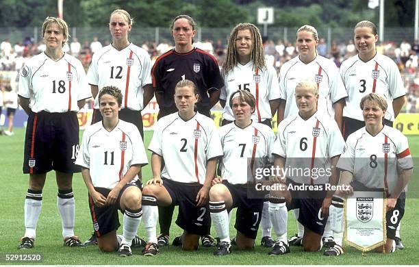 Jena; ENGLAND 3; hintere Reihe v.l.n.r.: Karen WALKER, Faye WHITE, TORFRAU Pauline COPE, Samantha BRITTON, Kelly SMITH, Rachel UNITT; vordere Reihe...