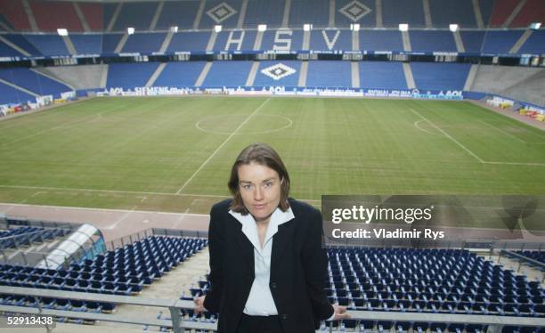 Bundesliga 02/03, Hamburg; Hamburger SV/Feature; Katja KRAUS - neues Mitglied im Vorstand des HSV -