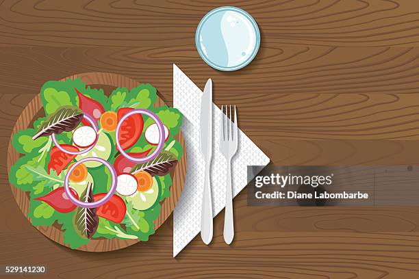 pappteller der speisen auf eine holz-hintergrund - glazed food stock-grafiken, -clipart, -cartoons und -symbole