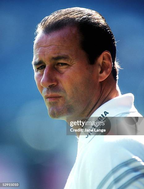 Finale, Mannheim; FC SCHALKE 04 - HERTHA BSC BERLIN 1:4; HERTHA BSC BERLIN LIGAPOKALSIEGER 2001; Trainer Huub STEVENS/SCHALKE