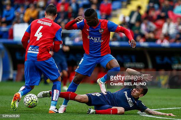 Atletico's Argentinian forward Correa vies with Levante's Colombian midfielder Jefferson Lerma during the Spanish league football match Levante UD vs...