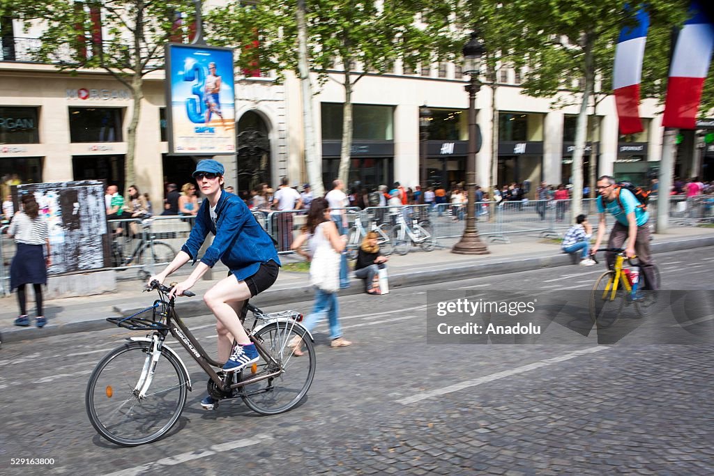 Paris' Champs-Elysees goes car-free