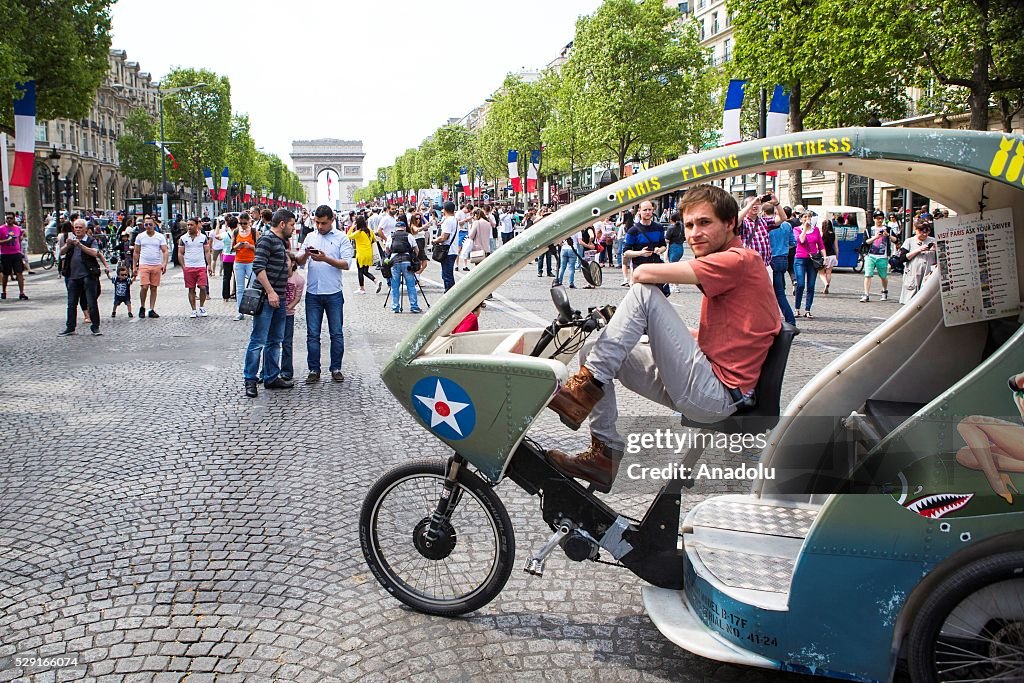Paris' Champs-Elysees goes car-free