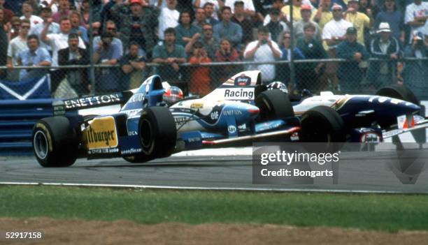 Von ENGLAND 1995, Silverstone; Michael SCHUMACHER beim CRASH mit Damon HILL