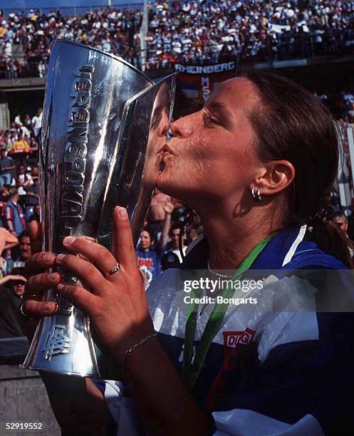 Siege Inka 757 Pokal Frauen Stock Photos, High-Res Pictures, and Images - Getty Images