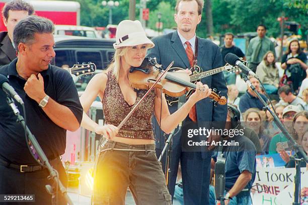 Martie Maguire of the Dixie Chicks, playing violin; circa 1990; New York.