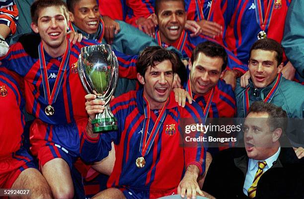 Luis FIGO mit dem SUPERCUP