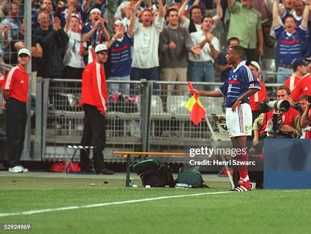 Paris St.Denis, 18.06.98, FRANKREICH - SAUDI 0 , JUBEL nach dem 3:0: Torschuetze Thierry HENRY/FRA