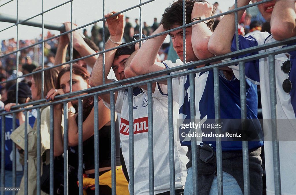FUSSBALL: 1.BUNDESLIGA 97/98 HANSA ROSTOCK
