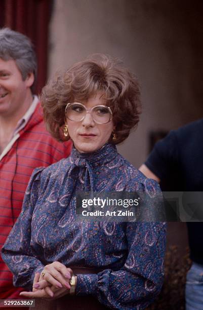 Dustin Hoffman as Tootsie on the street in NYC; circa 1970; New York.