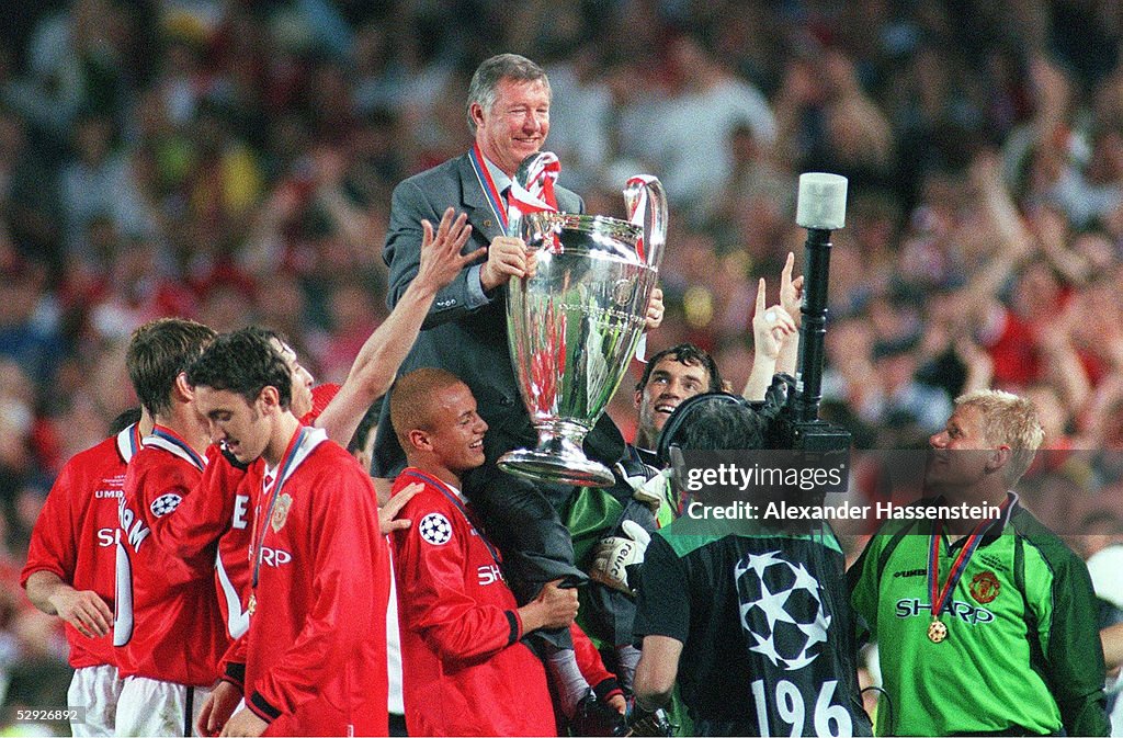 FUSSBALL: CHAMPIONS LEAGUE 98/99 Finale in Barcelona