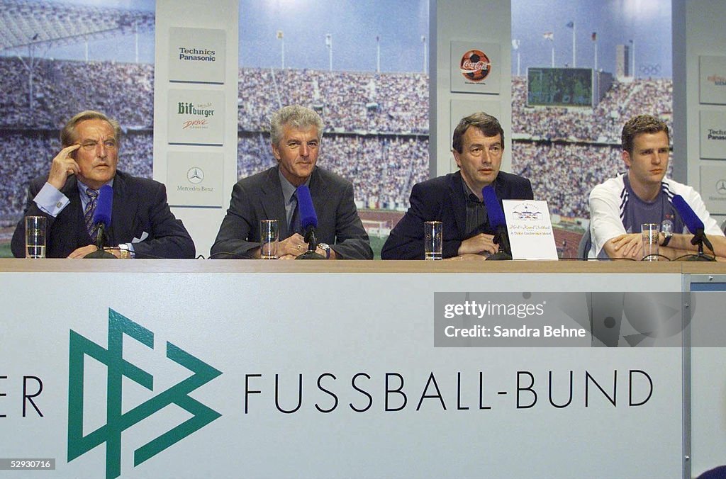 DFB PRESSEKONFERENZ/FUSSBALL: EM EURO 2000