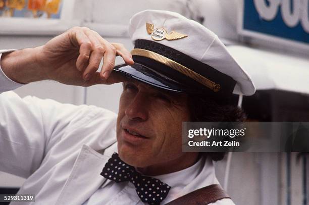 Warren Beatty dressed as the Good Humor Man for the movie "Ishtar" 1987.