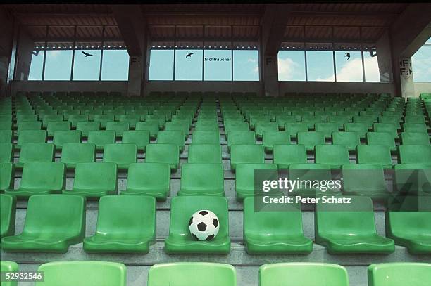 Ulm; Die erste Nichtrauchertribuene der Bundesliga befindet sich Donaustadion vom SSV ULM 1846