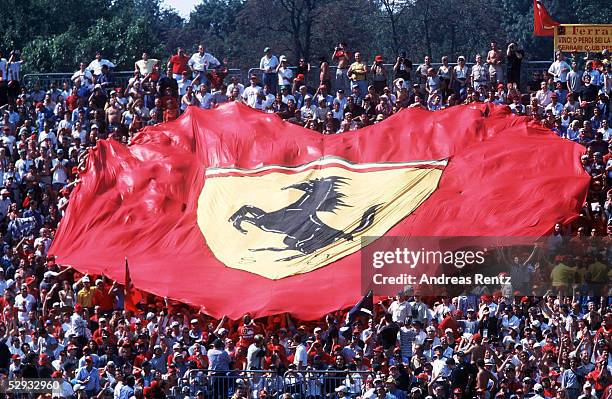 Von ITALIEN 2000 Monza; FERRARI FANS/FAHNE/FLAGGE