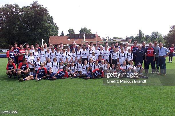 Rotenburg/Wuemme; TRAINING FC BAYERN MUENCHEN; Die FUSSBALLSCHULE von Michael RUMMENIGGE zu Gast im Trainingslager der Bayern