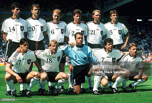 Deutschland 16.06.96, obere Reihe v.lks.: Markus BABBEL, Oliver BIERHOFF, Matthias SAMMER, Stefan REUTER, Dieter EILTS, Thomas HELMER, vordere Reihe...