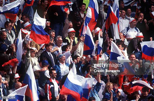 In England, Liverpool; ITALIEN 1; RUSSLAND FANS