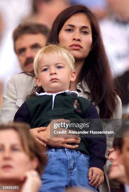 Stuttgart; Debbie KLINSMANN mit Sohn Jonathan